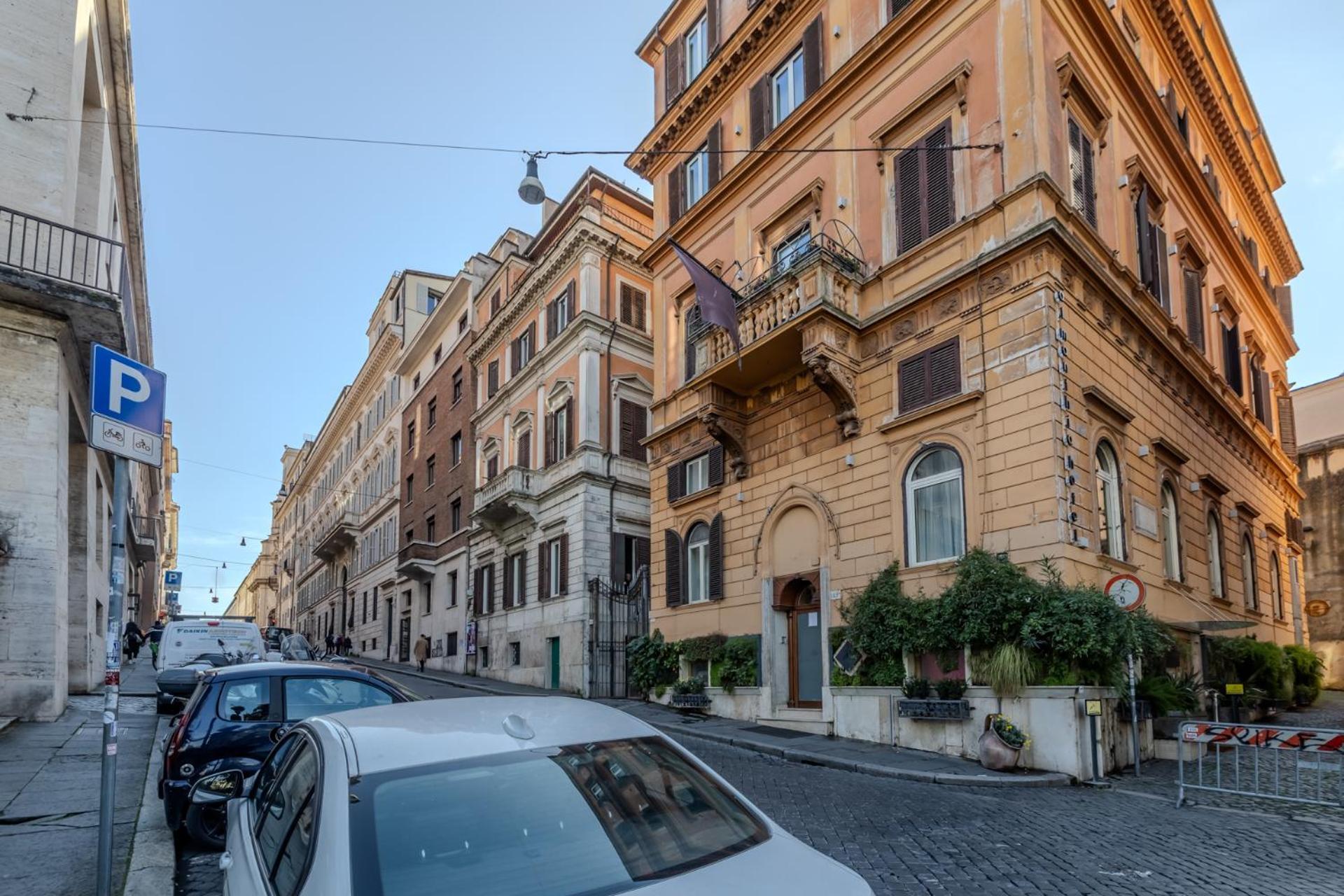 Appartamento Storico In Zona Barberini Рим Экстерьер фото